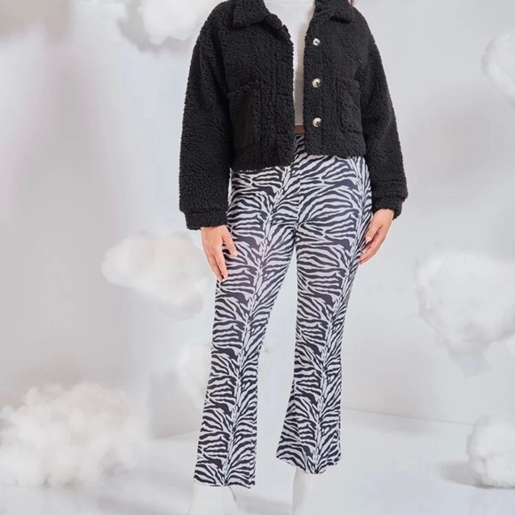 CROP JACKET 🧥 NWOT - Picture 2 of 7